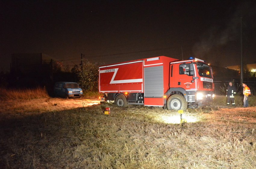 Einsatz BF Koeln Kfz geborgen Porz Josef Lindner Weg P18.JPG